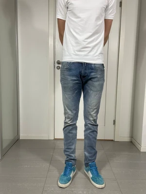 Replay Anbass Hyperflex Jeans  - Säljer nu dessa Replay Anbass Hyperflex Jeans, W32 o L32, skriv för fler bilder/frågor🙌🏼