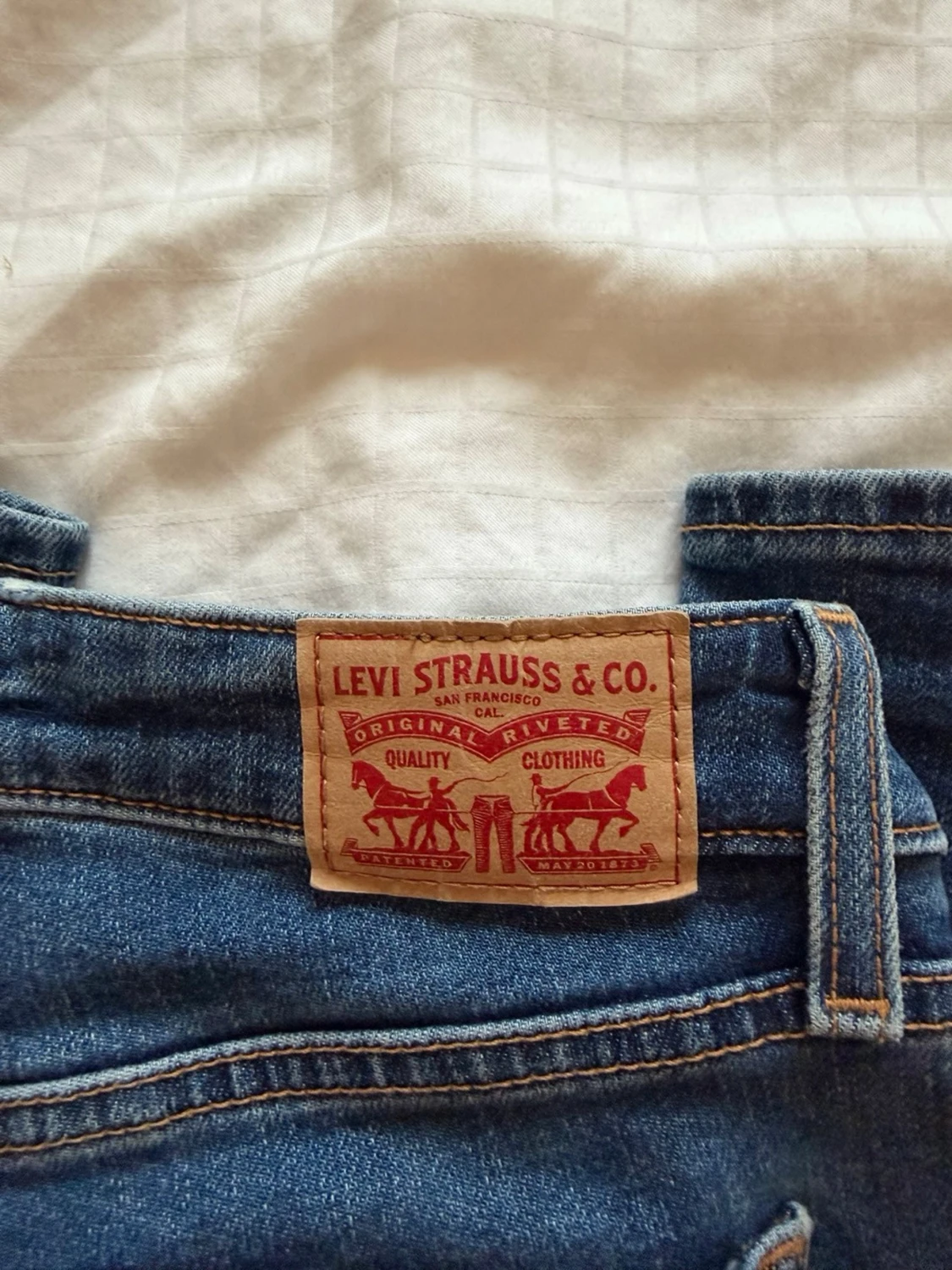 Blå bootcut jeans från Levis - 3