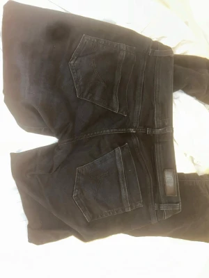 Svarta jeans från Ltb - Säljer ett par svarta jeans från ltb modell valerie
