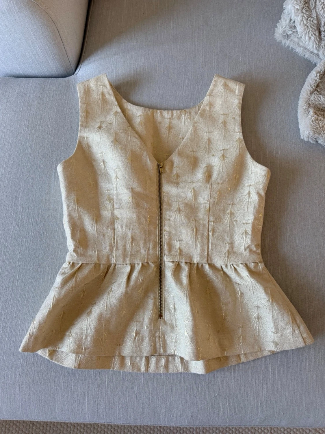 Beige ärmlös topp med dragkedja - 1