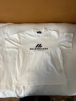 T-shirt - I nytt skick, Storlek L