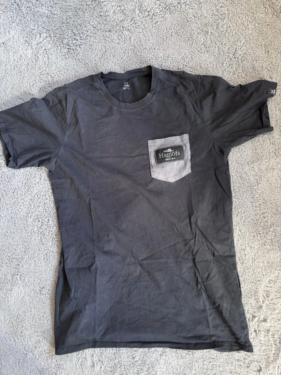 Svart Haglöfs t-shirt med ficka - 1