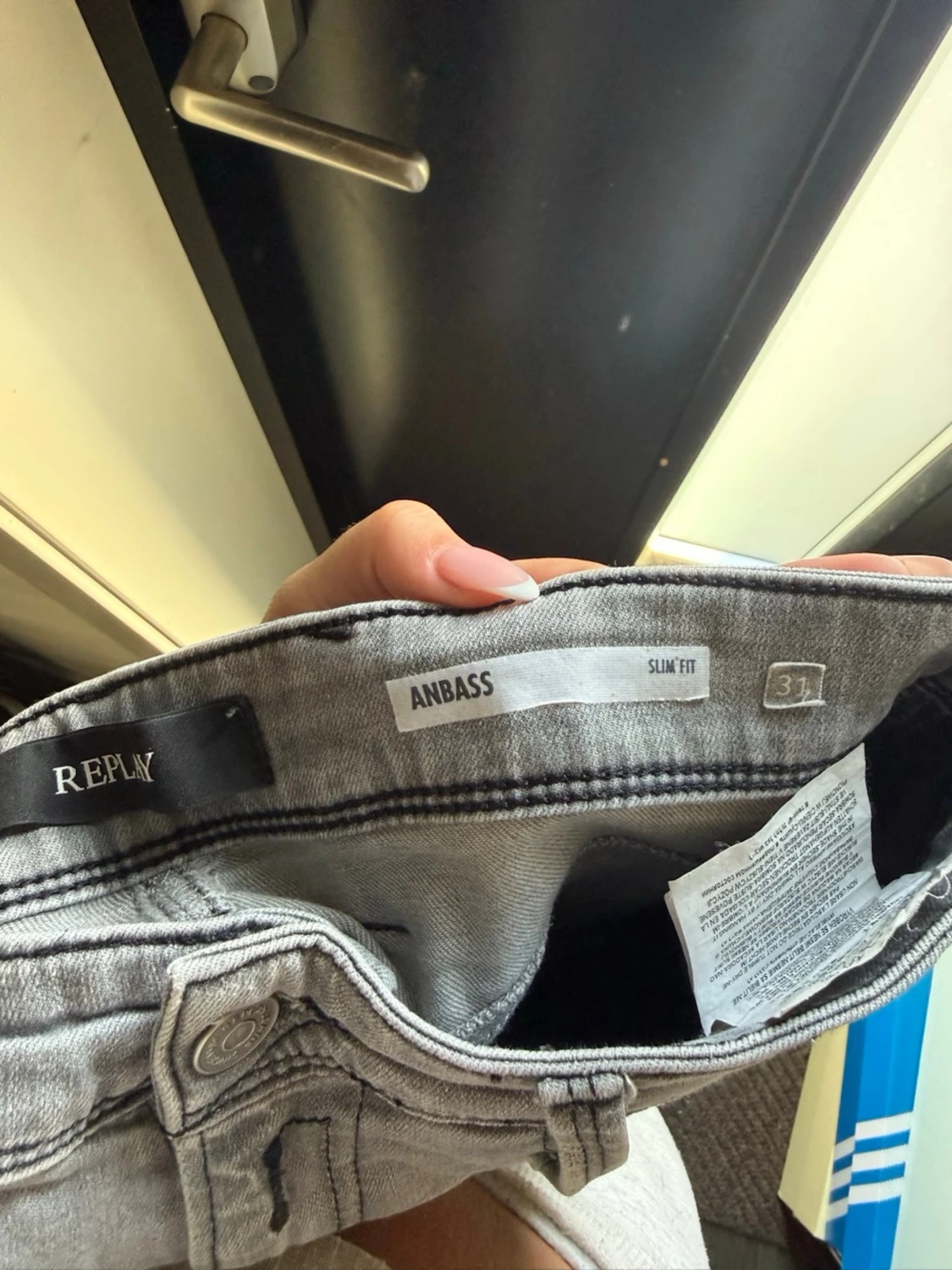 Grå jeans från Replay - 3