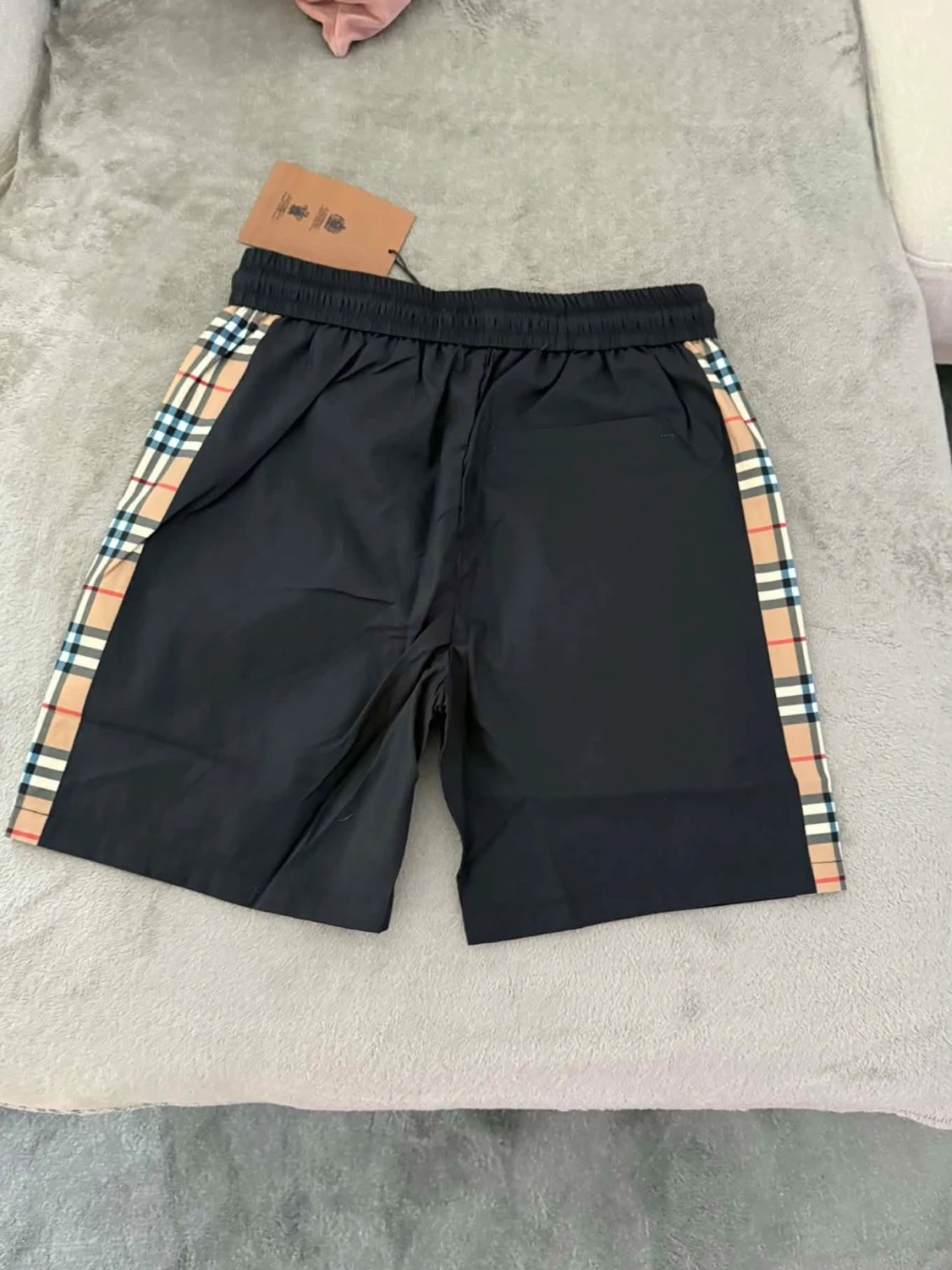 Svarta Burberry shorts  - 1