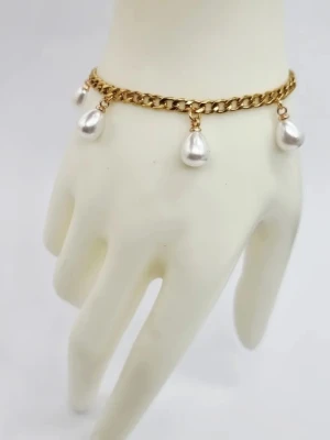 Armband med pärlor  - Material-rostfritt stål.  Kedjetjocklek-4mm . 