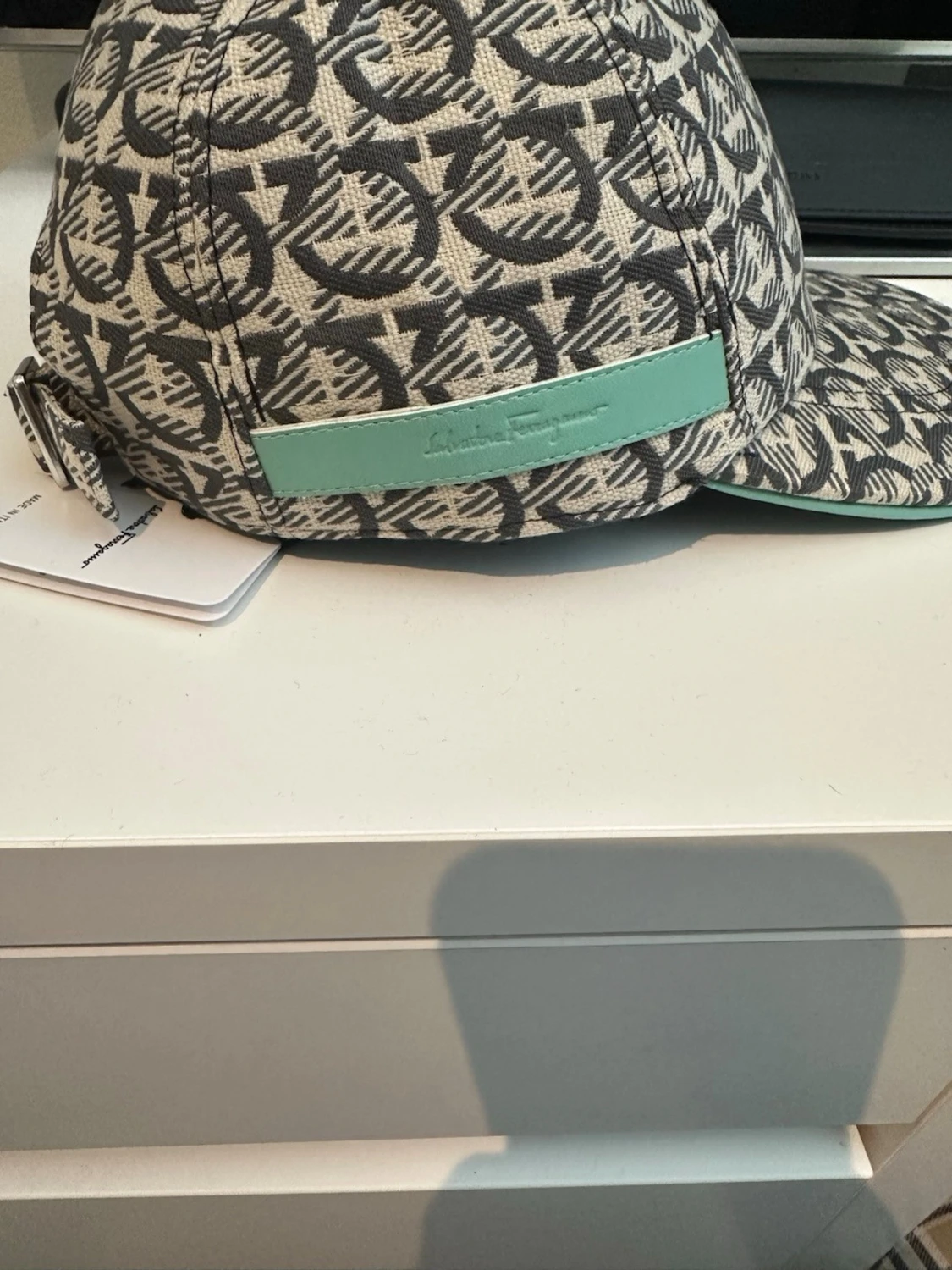 Ferregamo turkos keps  - 2