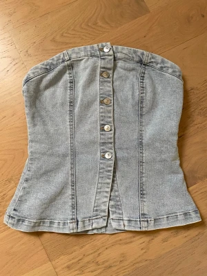 Fin jeanstopp - Fin jeans topp från HM i stl S🩷