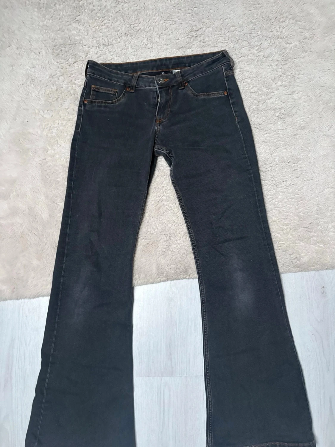 Svarta bootcut jeans från Divided