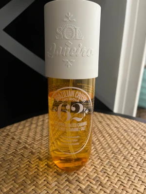 Sol de Janeiro Brazilian Crush 62 - Sol de Janeiro 62, 240ml flaska, typ 70% kvar.