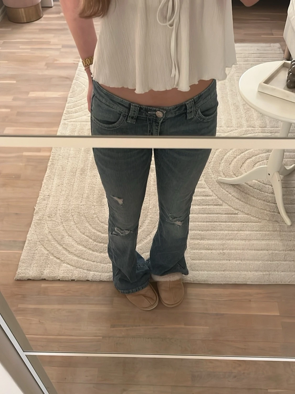 Blå bootcut jeans med slitningar - 1