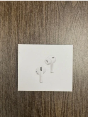 Apple AirPods Pro 3rd generation  - Apple AirPods Pro 3rd generation white Bluetooth in-ear Headphones.                                 Helt nya och Oanvända!                                            Pris kan diskuteras! 