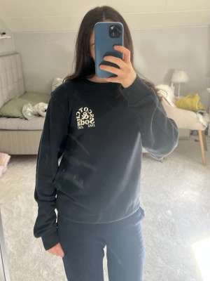 Tjocktröja - Snygg och bekväm Scotch & Soda tröja som nästan aldrig är använd🥰