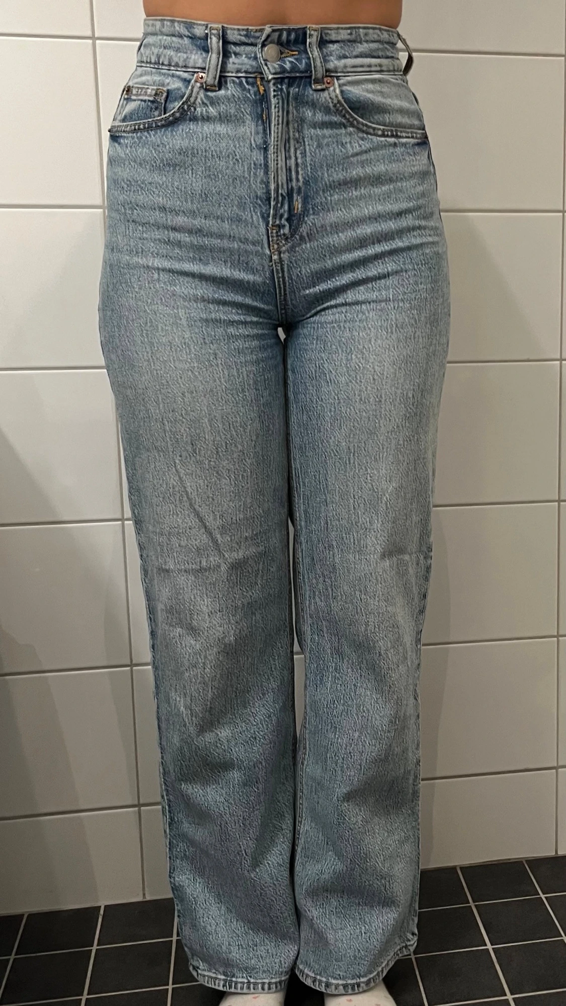 Blå raka jeans med hög midja