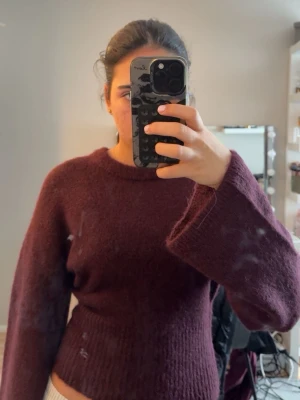 stickad tröja - säljer för jag aldrig använt, kommer med prislapp 😇