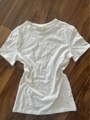 Tajt tshirt - Fr hm, aldrig använd 