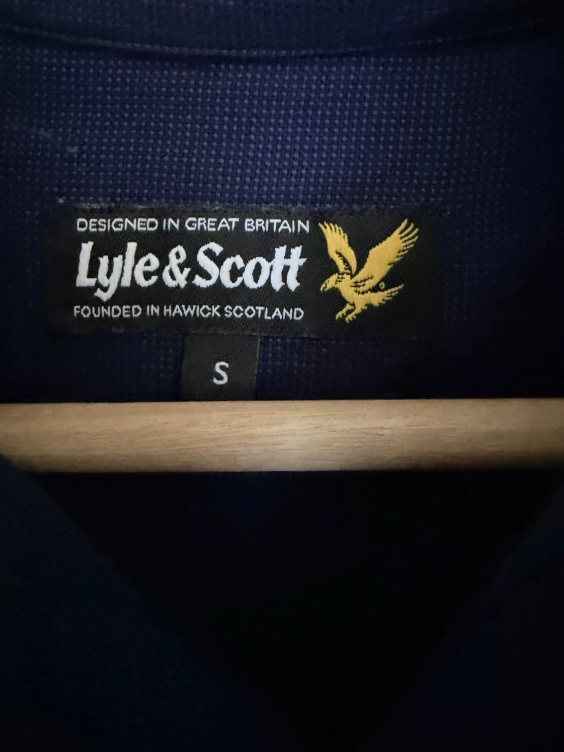 Mörkblå skjorta från Lyle & Scott - 2