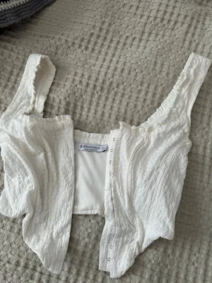 Topp - Storlek S. Använt ett fåtal gånger, inga defekter på toppen. 🌸