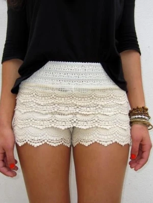 Spetsshorts - Snygga trendiga Spetsshorts i beige/creme