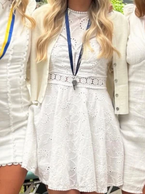 Studentklänning  - Jättefin studentklänning från sisters of the tribe använd en gång