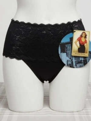 HELT NYA OANVÄNDA Svarta shapingbyxor med spets från Lindex, 36-38. - HELT NYA OANVÄNDA snygga svarta shapingbyxor från Lindex med hög midja och bred spetskant upptill. Modellen heter Goddess Girdle och ger en slät siluett under kläder. Materialet är mjukt och stretchigt med dekorativ spets framtill för extra stil. Strlk 36-38. Felfria. Tags sitter kvar. Säljer även exakt likadana fast vita - se bland mina övriga annonser.