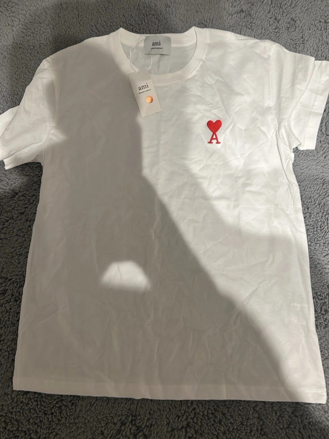 Vit t-shirt från Ami 