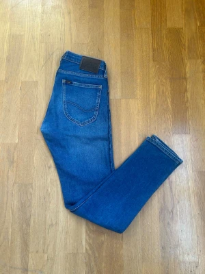 Lee jeans  - Fina utan några deffekter, storlek 28/32