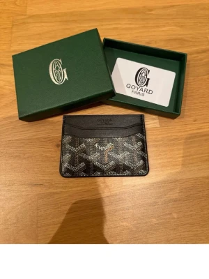 Svart kort hållare  - Helt ny ingen storlek 