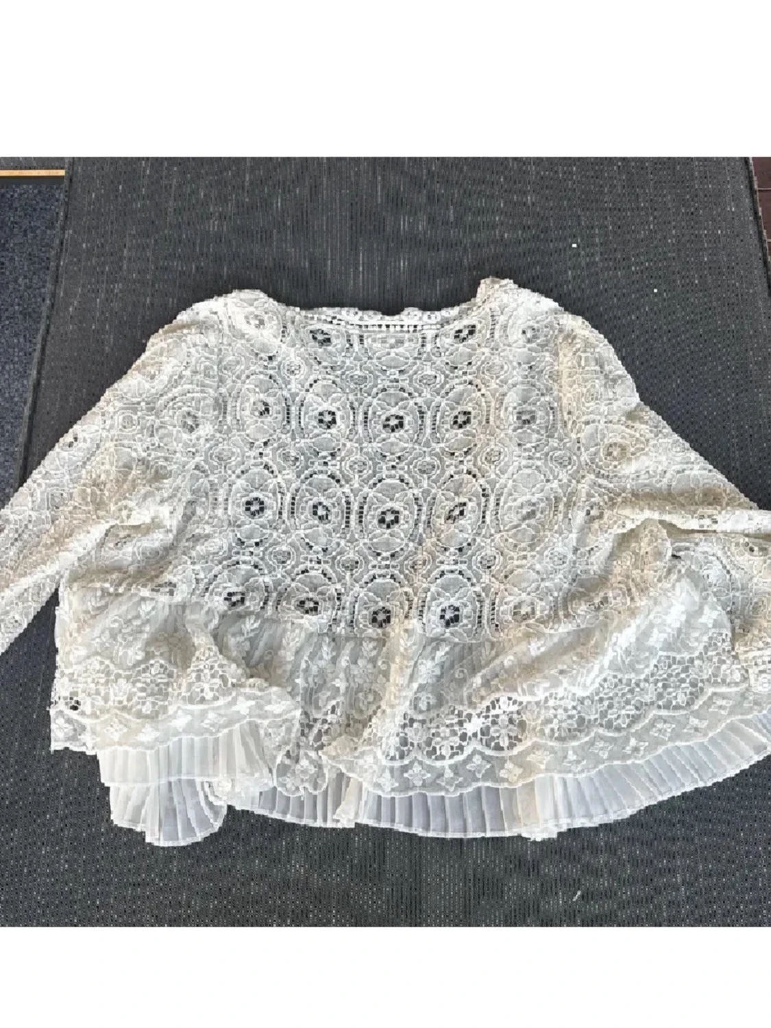 Vit spetskofta med 3/4-ärm - 3