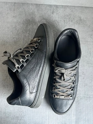 Balenciaga arena - Rare Arena | storlek 41 passar 42,5 | självklart äkta (100%) | endast skorna ingår | nypris 6000kr (säljs inte längre)