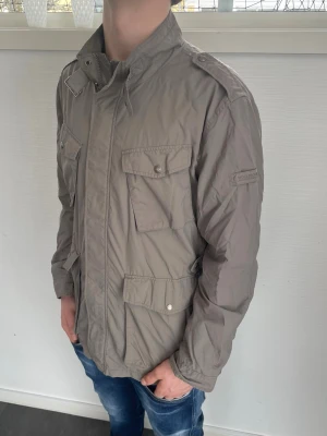 Woolrich field jacka  - Woolrich field jacka herr| pris:1299kr| Storlek:XL | skick:9,8/10| hör av dig vid minsta lilla fundering eller fråga|