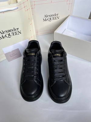 ALEXANDERMCQUEENS - .