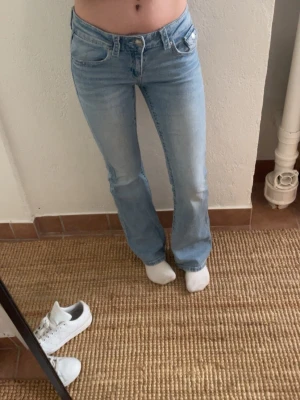 Jeans - Ett par jeans från gina young i storlek 164. Använda några få gånger.