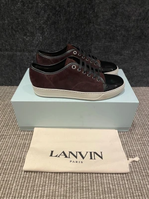 Lanvin skor  - Hej, säljer nu dessa svin snygga lanvin skor. Skorna är i nytt skick!  Begränsat antal boxar och dustbag. Hör av dig vid frågor. 