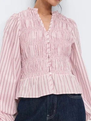 Randig blus från ginatricot! - Slutsåld randig blus från Gina tricot, endast använd ett fåtal gånger!🤎