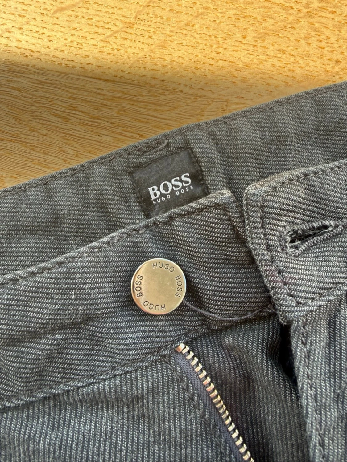 Stretchig byxa/jeans i grått från BOSS  - 2