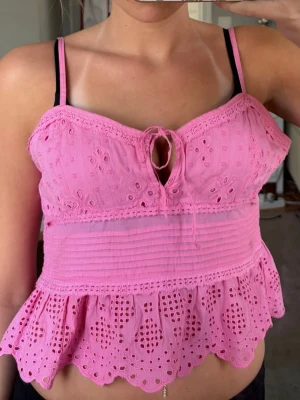 Rosa topp - Supersöt rosa topp från hollister i storlek M.