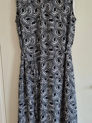 Klänning - Klänning, marinblå/vit mönstrad