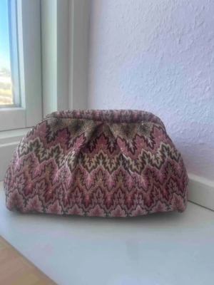 Rosa clutch - Lägger ut igen för gratis frakt!