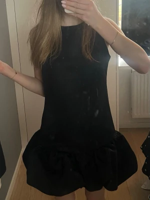 svart klänning  - super söt klänning🩷🩷