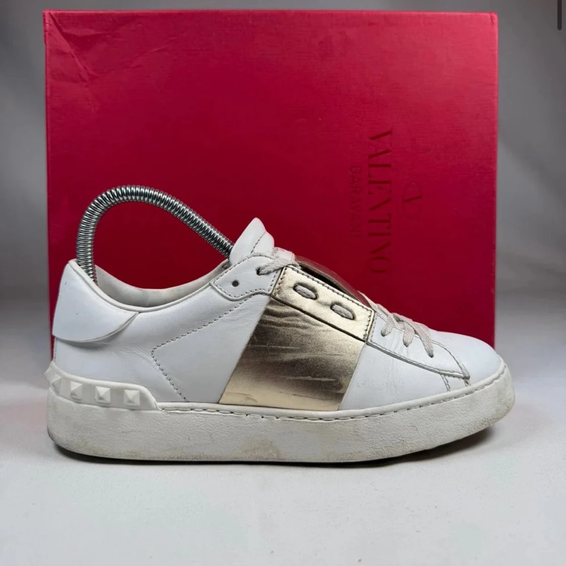 Valentino open guld