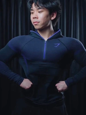 gymshark onyx 5.0 seamless hoodie - Säljer en svart och lila ONYX 5.0 seamless hoodie från Gymshark med muscle fit. Hoodien är helt ny och köptes den 26 mars på droppet.