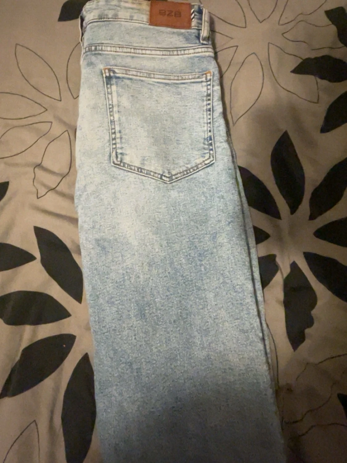 Ljusblå raka jeans från BZB - 1