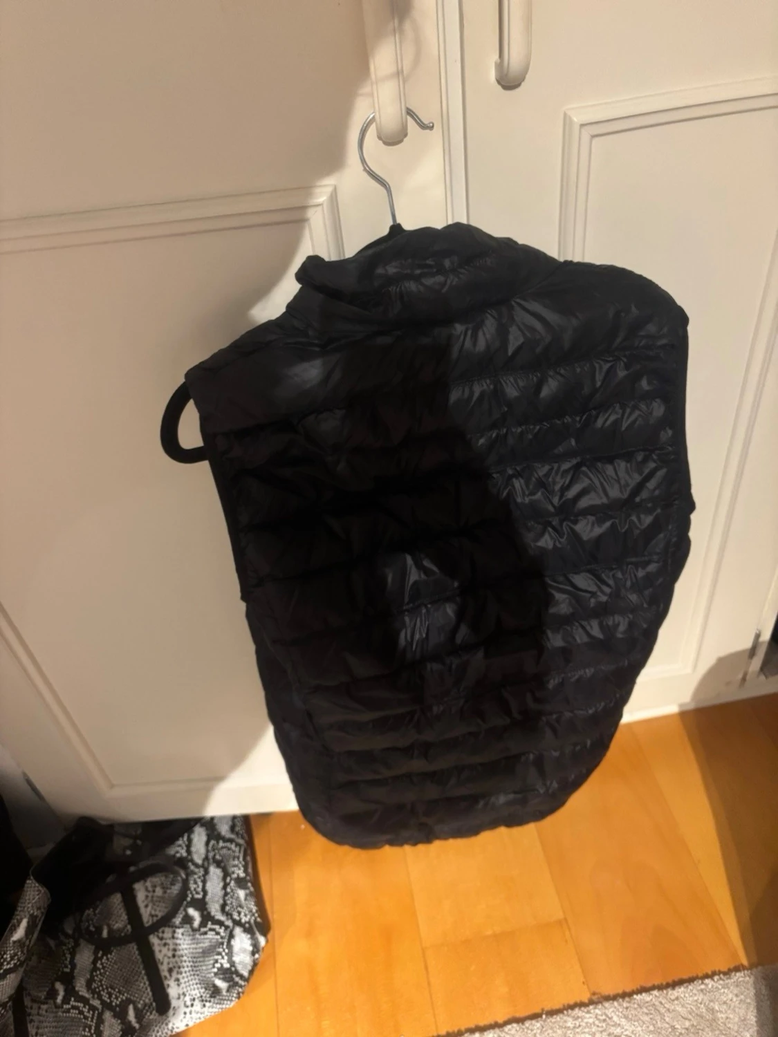 Svart dunväst från EA7 Emporio Armani - 1