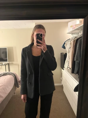 Kappa/kavaj - Snygg kappa/kavaj i tjockare material. Perfekt till våren🌟