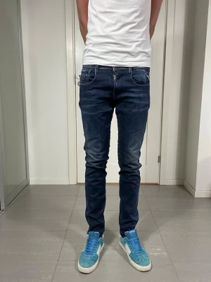 Replay Anbass Jeans  - Säljer nu dessa Replay Anbass Jeans, skriv för fler bilder/frågor🙌🏼