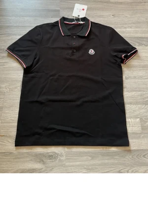 Moncler piké - Helt nya aldrig använd 