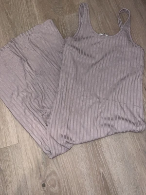 Klänning - Klänning från H&M storlek S