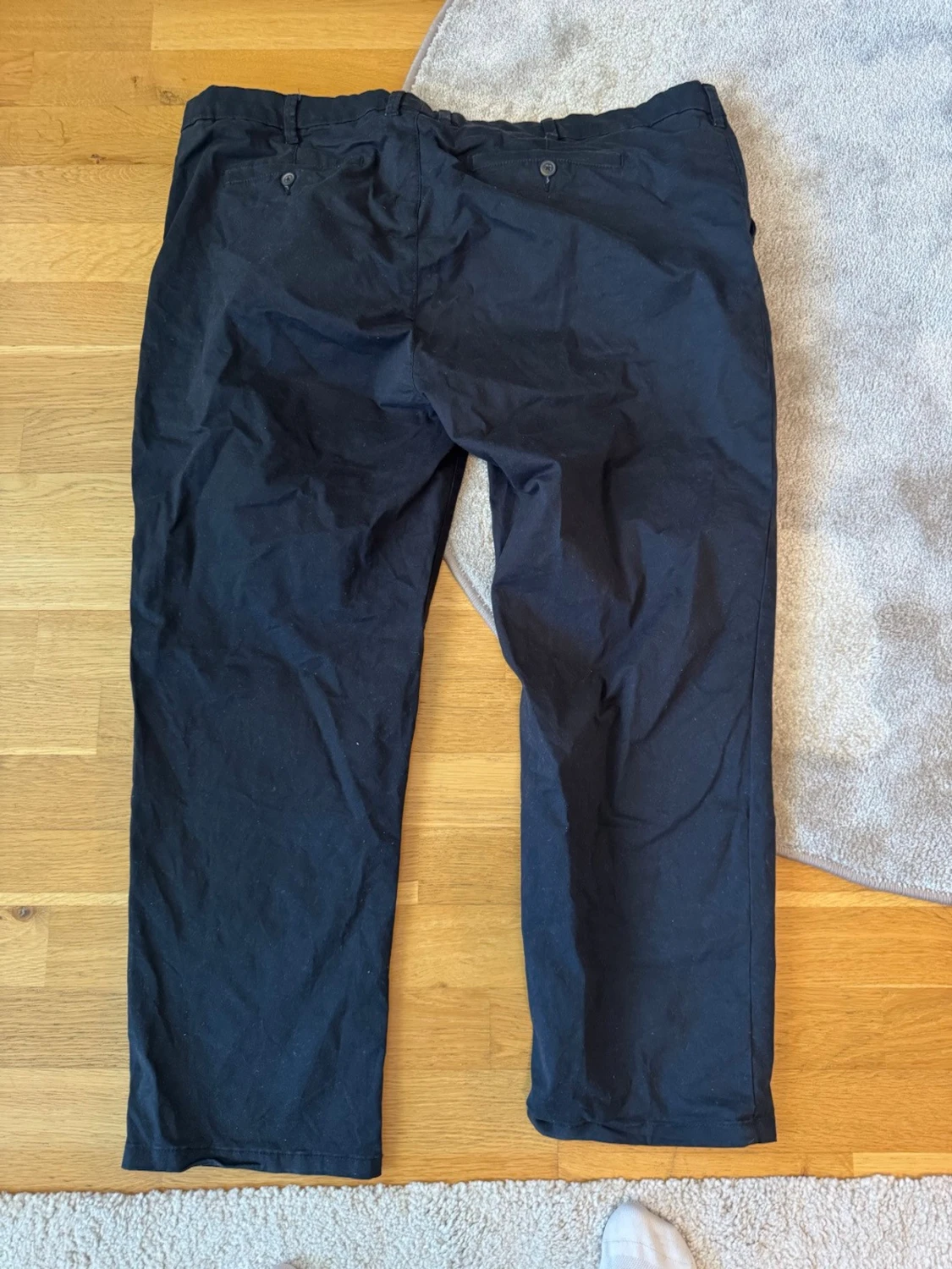 Svarta chinos med rak passform - 1
