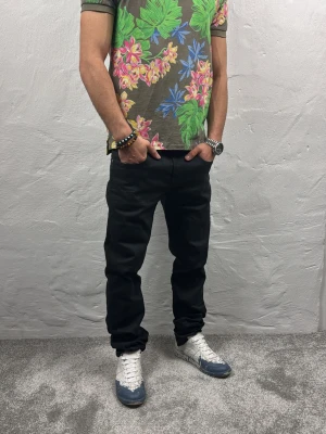 Replay jeans  - Ett par riktigt snygga jeans från Replay i storlek W30 L32 i modellen Anbbas hyperflex 