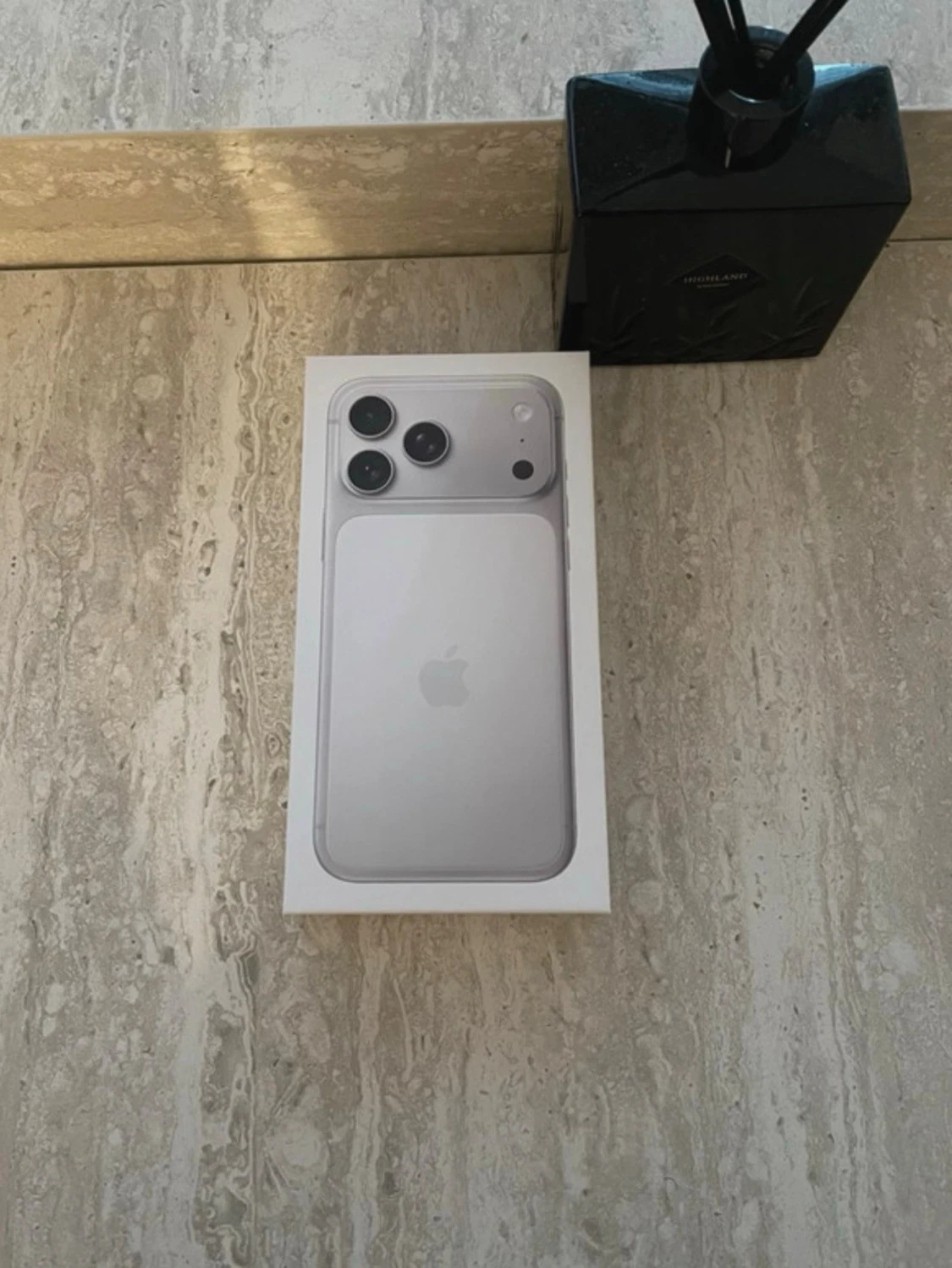 iPhone 17 Pro Max 1TB - 1